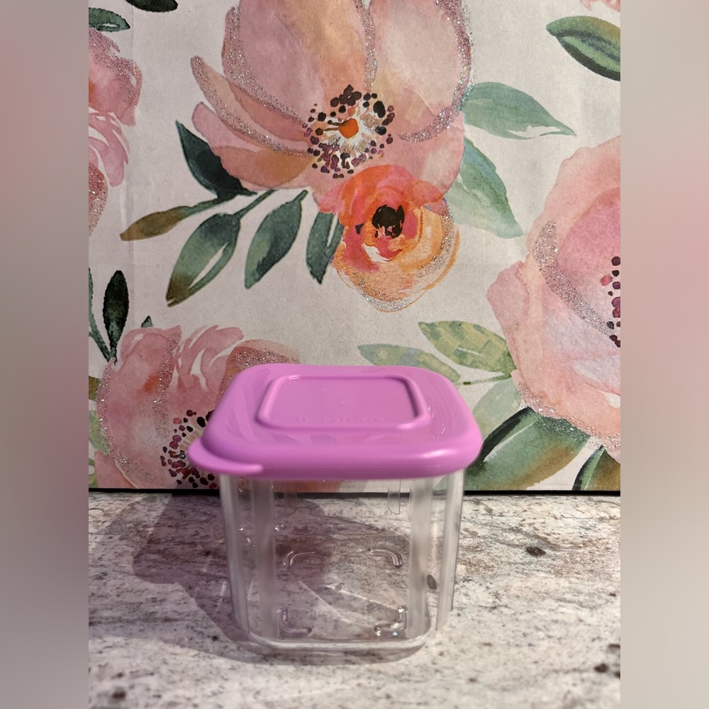 Mini Tupperware containers 💗 - Picture 3 of 5